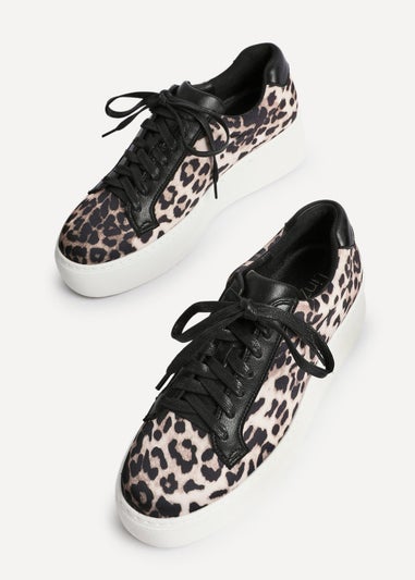 Linzi Twyla Leopard Print Platform Trainer