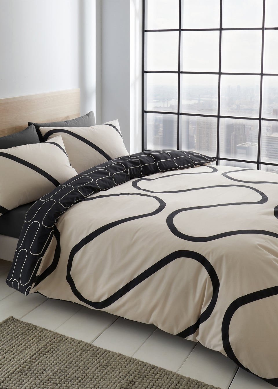 Catherine Lansfield Linear Curve Geometric Black Reversible Duvet Cover Set