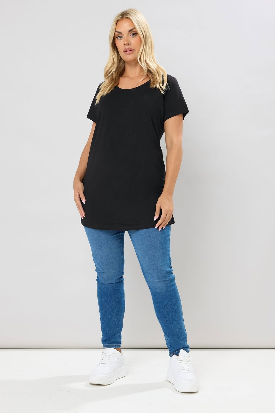 Yours Curve 2 Pack Black & White Longline T Shirts