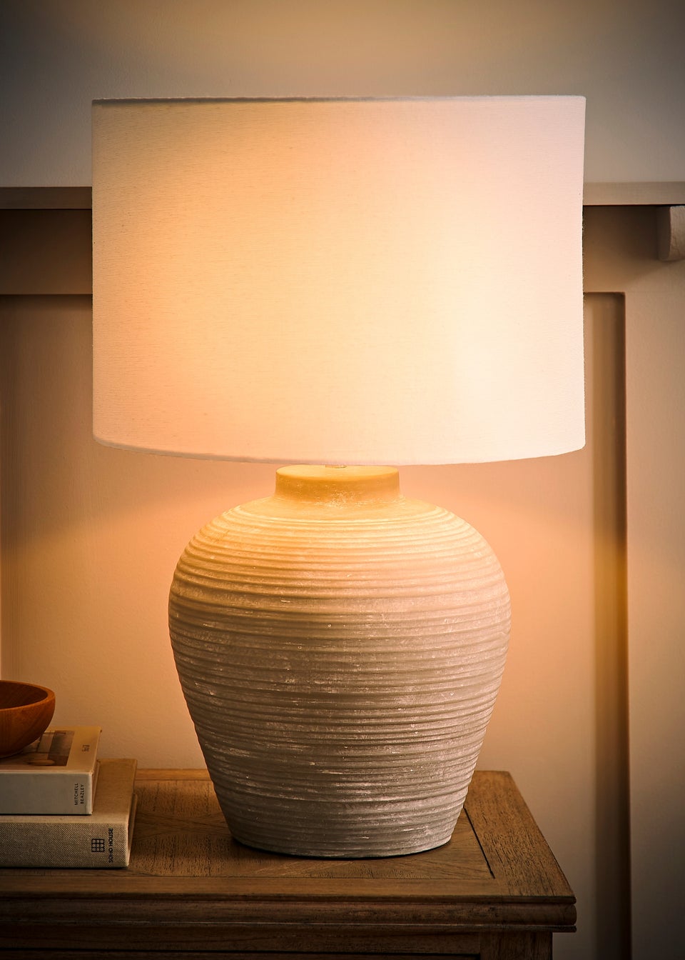 ValueLights Reid Linen Drum Shade Ribbed Ceramic Large Table Lamp
