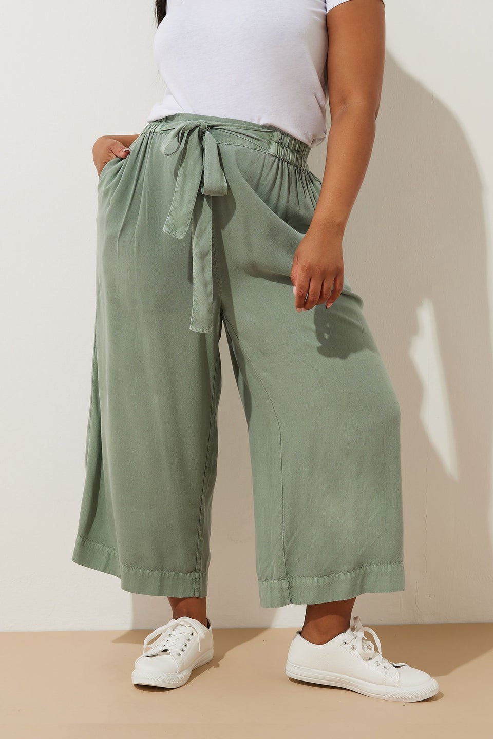 Yours Curve Sage Green Chambray Tie Waist Cropped Trousers