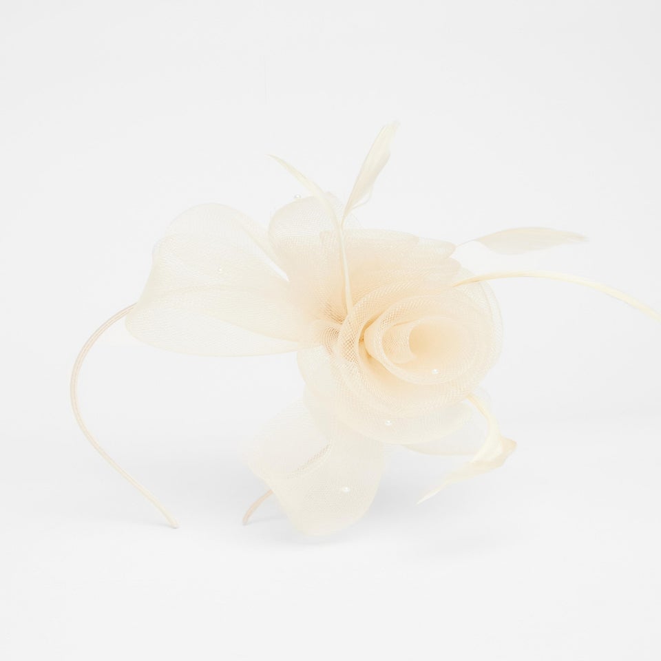 Quiz Cream Flower Headband Fascinator