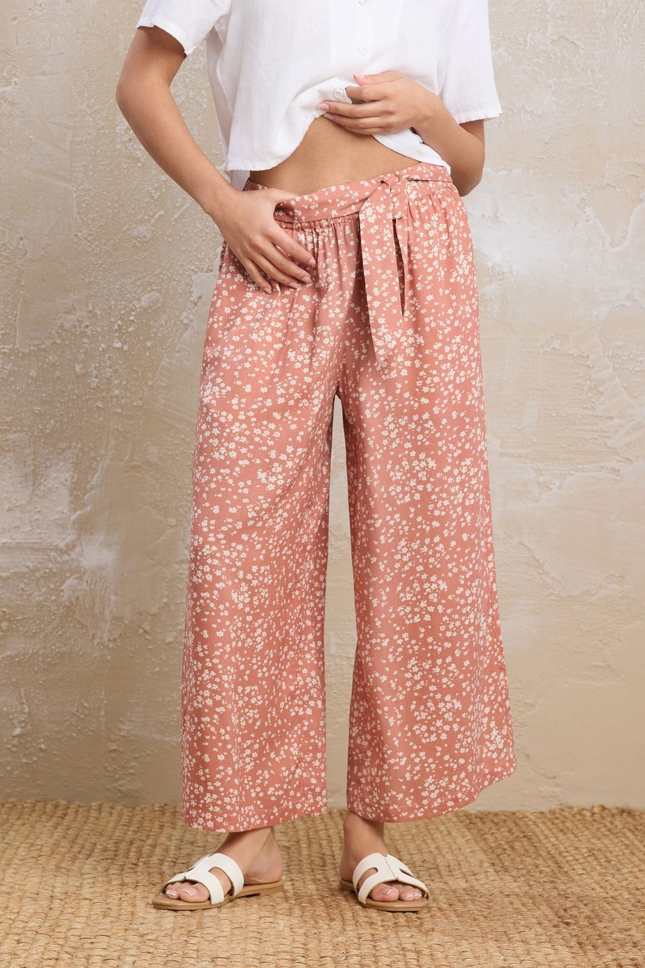 PixieGirl Petite Coral Pink Ditsy Floral Cropped Trousers