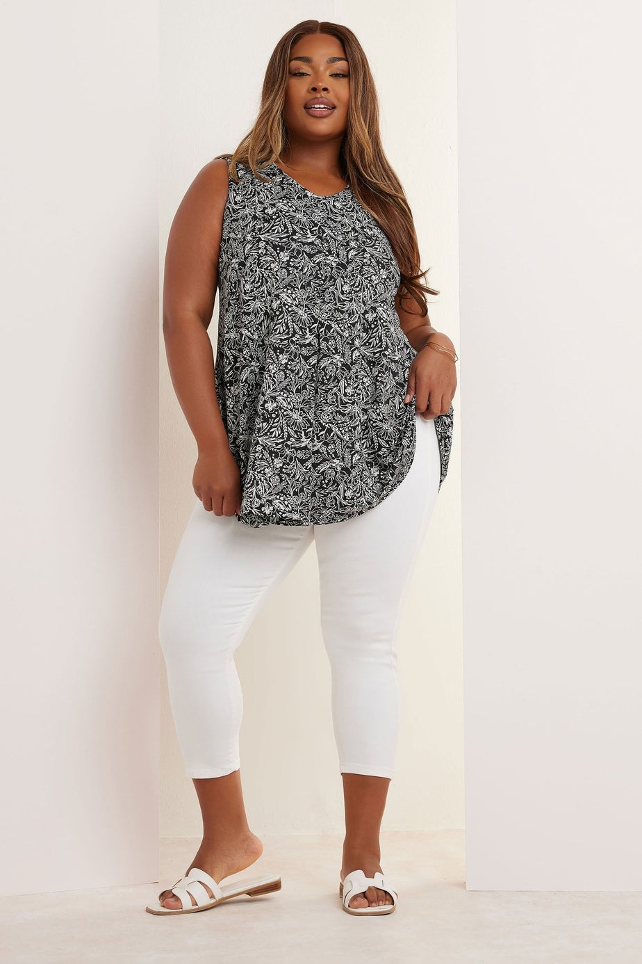 Yours Curve Black & White Floral Pleat Front Vest Top
