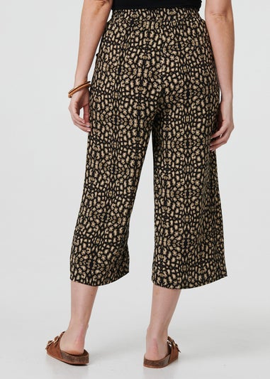 Izabel London Black Printed Drawstring Waist Crop Trousers