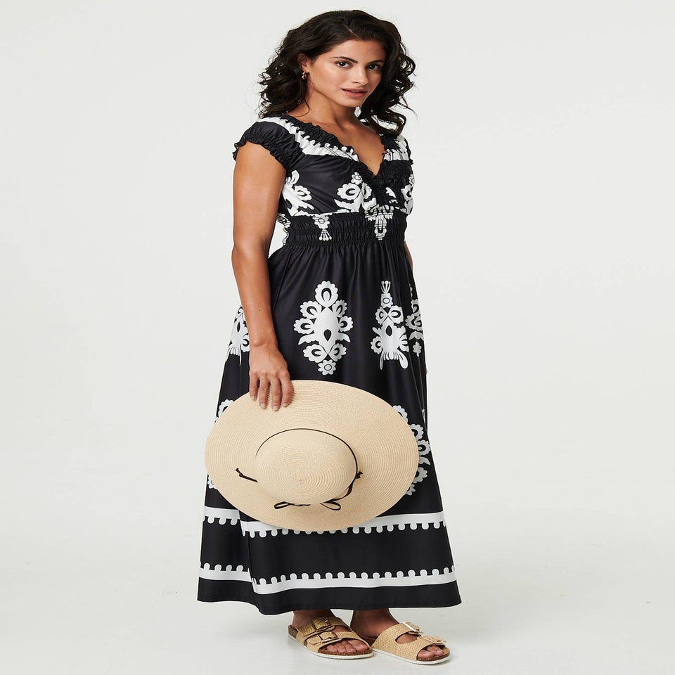 Izabel London Black Ikat Print Ruched Cap Sleeve Maxi Dress