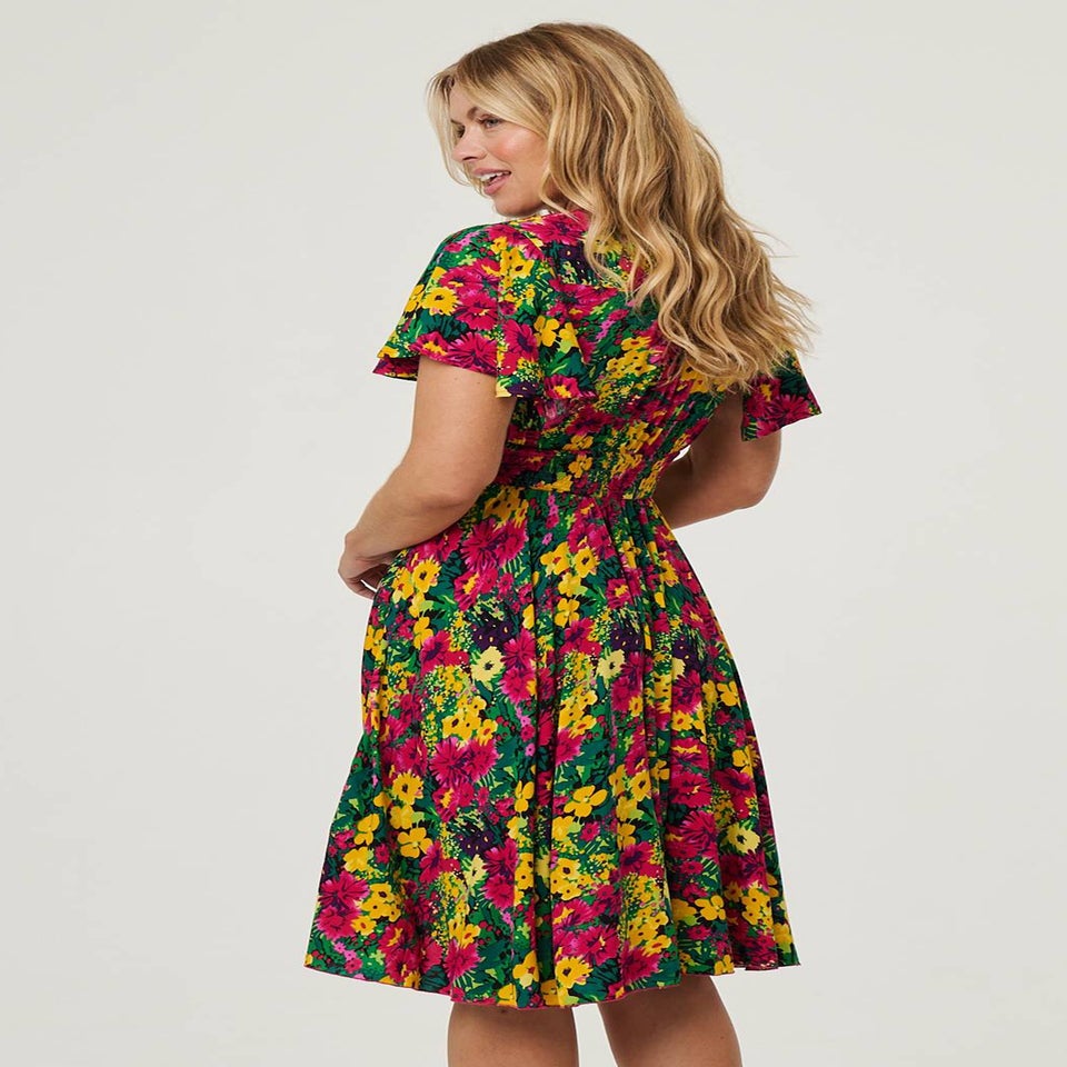 Izabel London Green Floral Shirred Short Sleeve Midi Dress