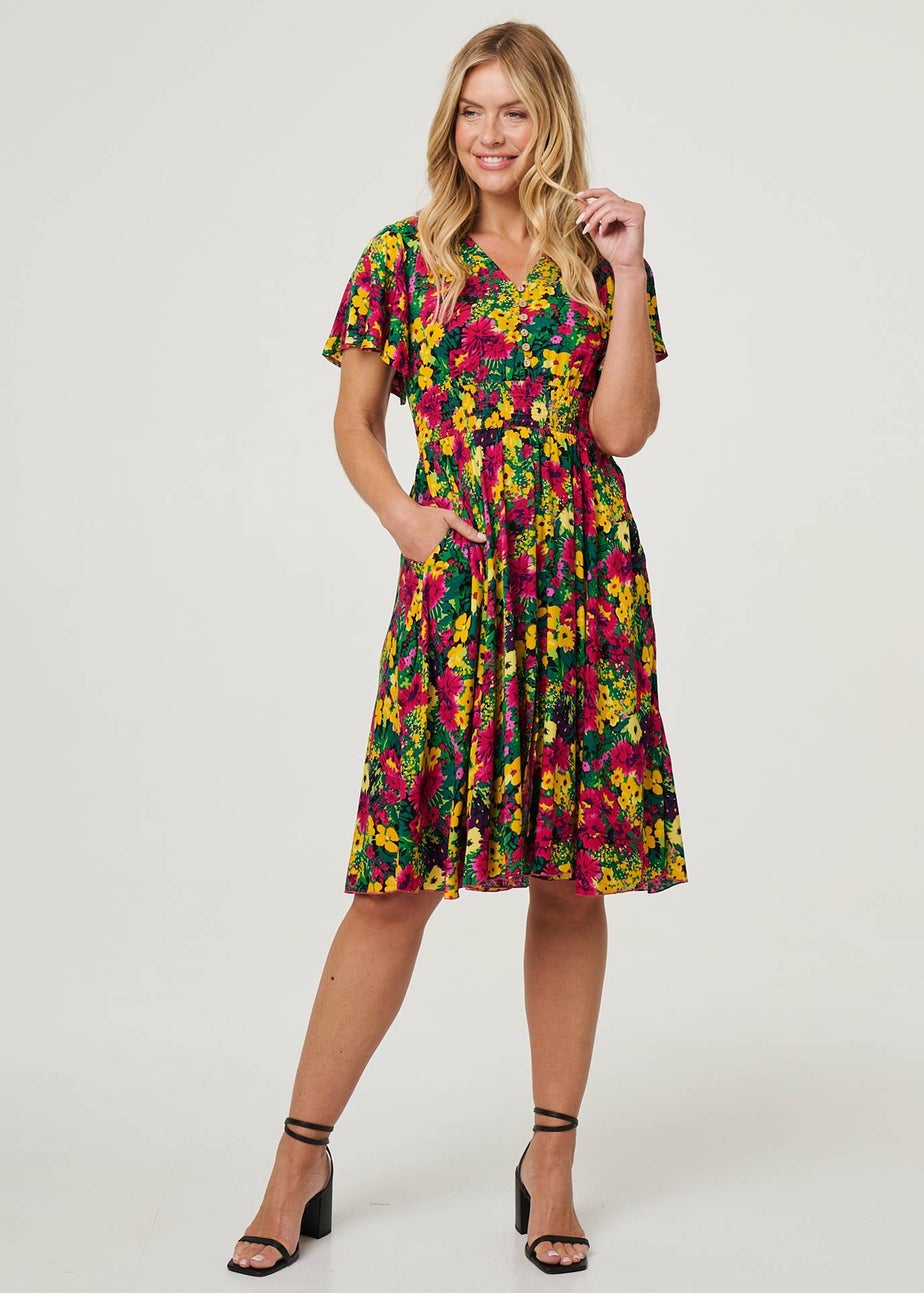 Izabel London Green Floral Shirred Short Sleeve Midi Dress