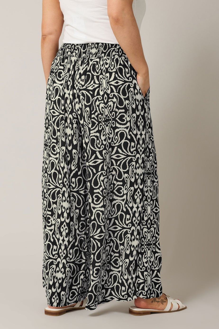 Evans Curve Black & White Abstract Print Wide Leg Trousers