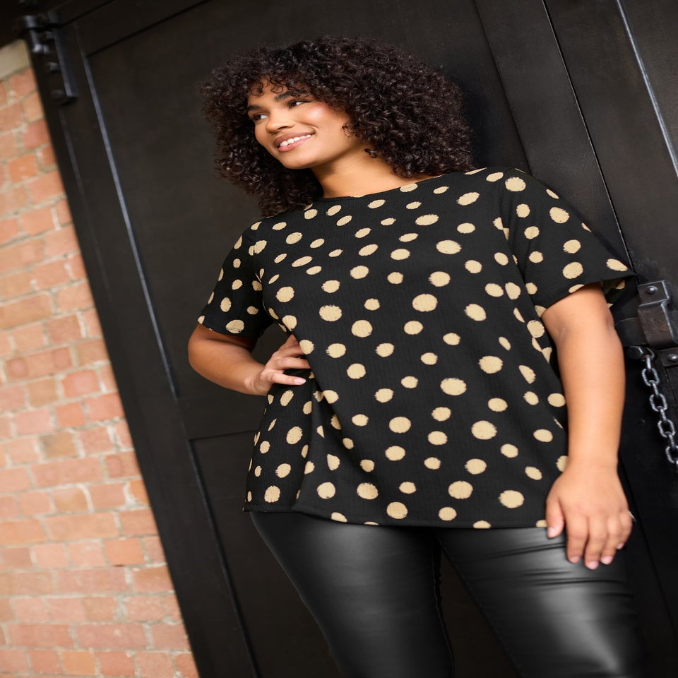 Evans Curve Black Crepe Spot Print Top