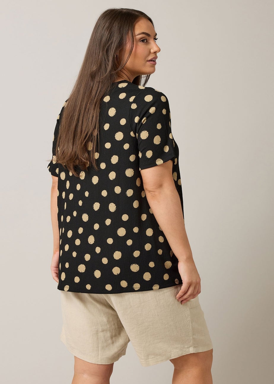 Evans Curve Black Crepe Spot Print Top