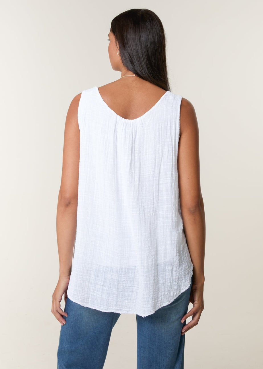 Blue Vanilla White Necklace Sleeveless Top