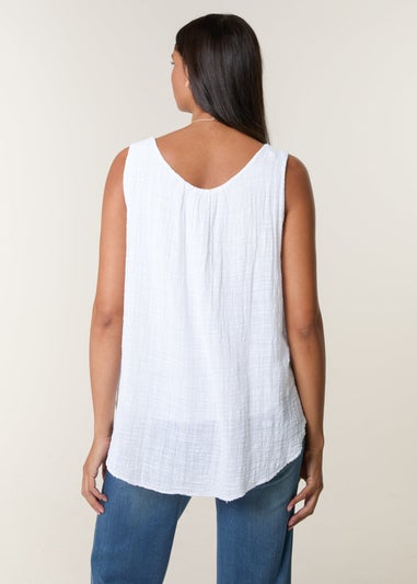 Blue Vanilla White Necklace Sleeveless Top