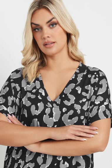 Yours Curve Black Leopard Print Smart V-Neck T-Shirt