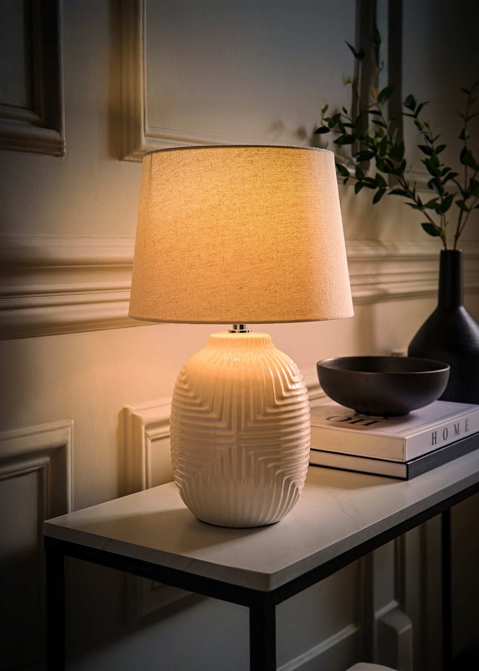 ValueLights Harrison White Ribbed Medium Table Lamp