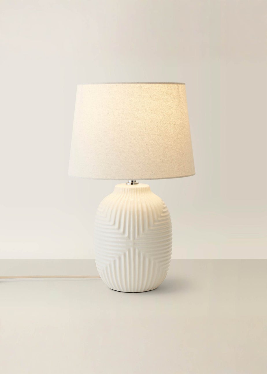 ValueLights Harrison White Ribbed Medium Table Lamp