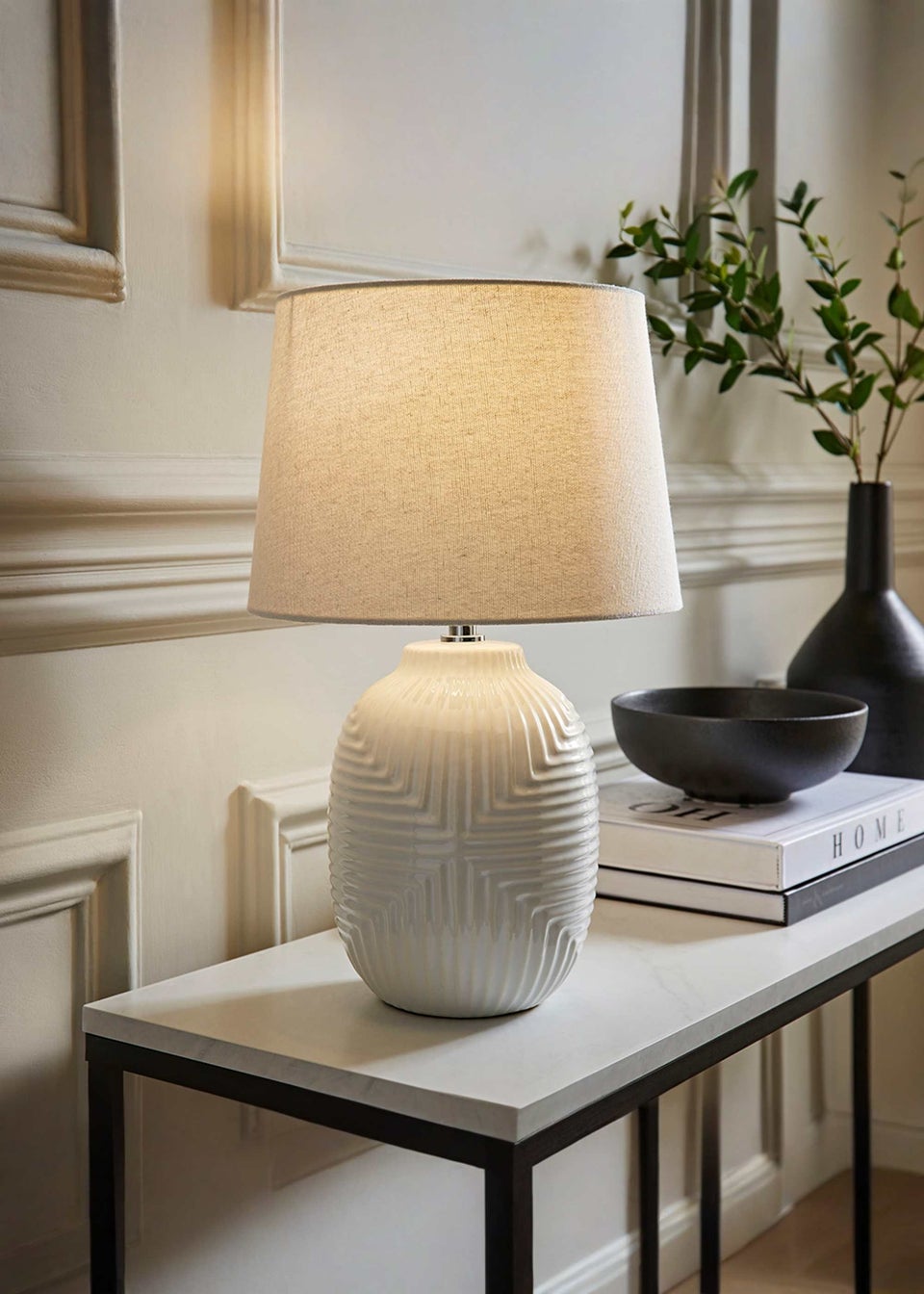 ValueLights Harrison White Ribbed Medium Table Lamp