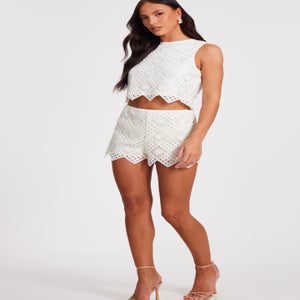 Quiz Cream Crochet Tank Top