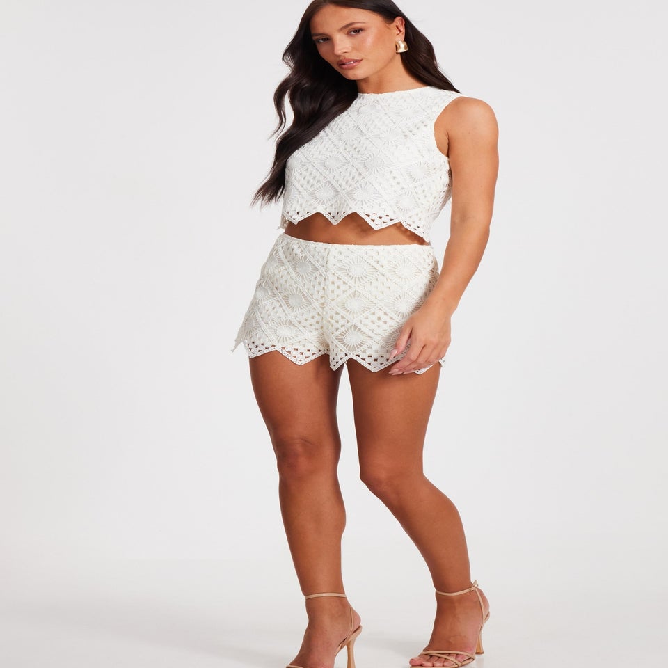 Quiz Cream Crochet Tank Top