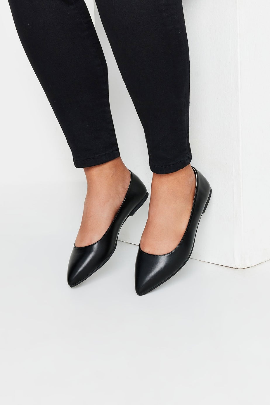 Yours Black Pointed Ballerina Pumps In Extra Wide EEE Fit
