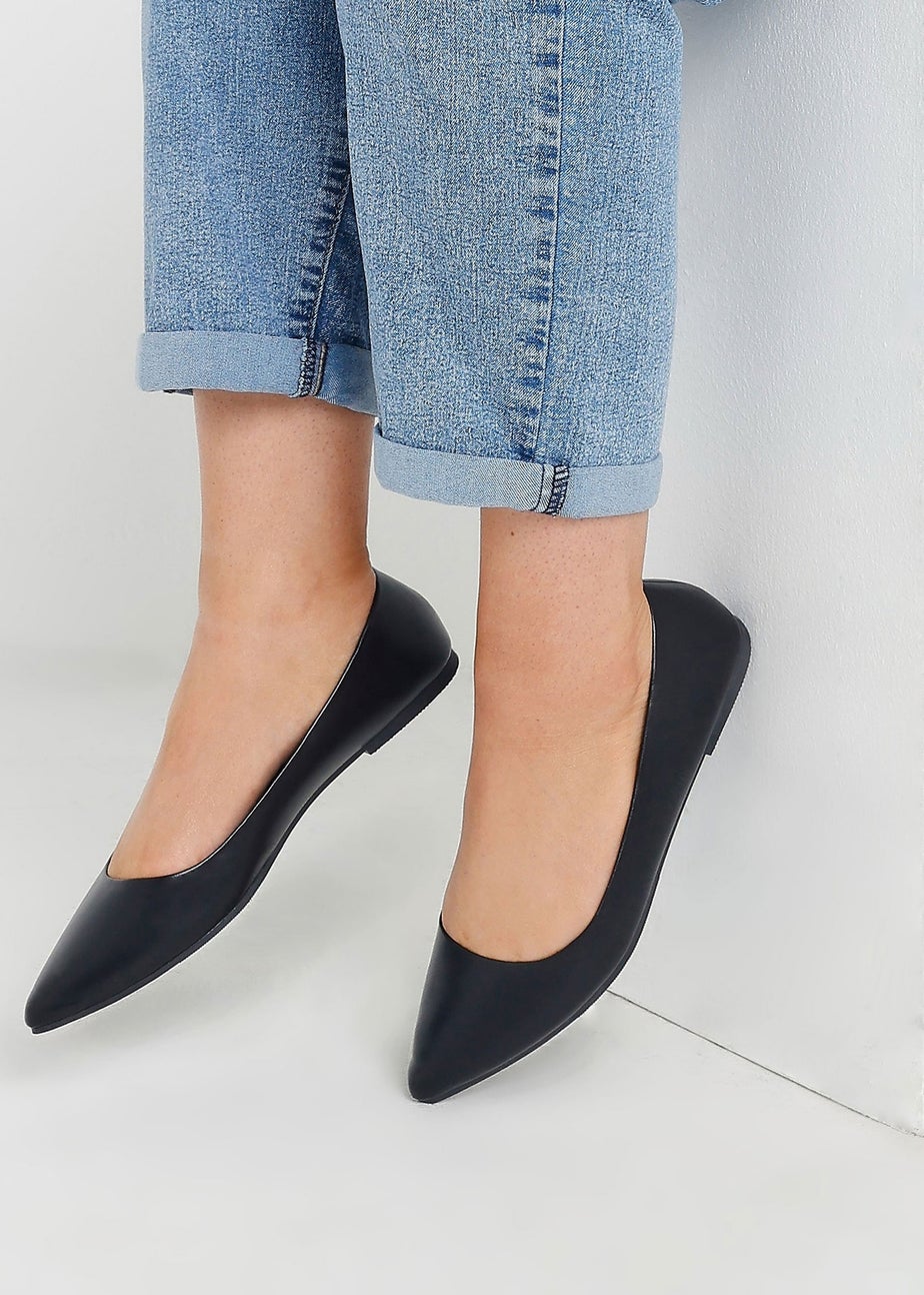 Yours Black Pointed Ballet Pumps In Wide E Fit