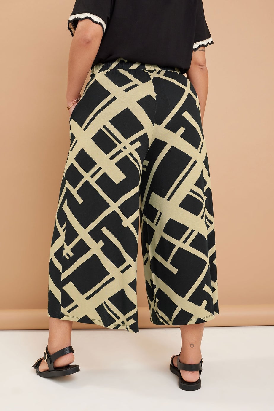 Yours Curve Black Geometric Print Midaxi Culottes