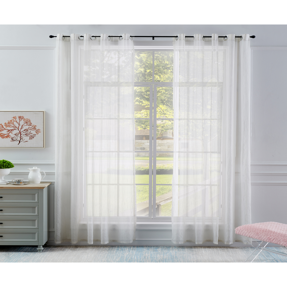 Little Black Book Black Extendable Ball Curtain Pole