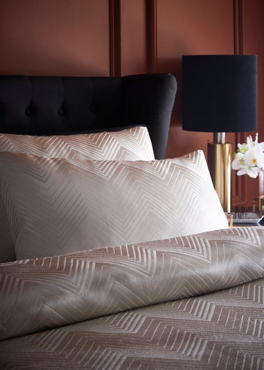 Laurence Llewelyn-Bowen Cocktail Reversible Ivory Duvet Cover Set