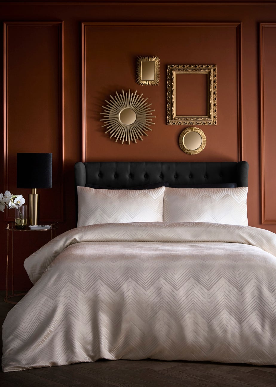 Laurence Llewelyn-Bowen Cocktail Reversible Ivory Duvet Cover Set