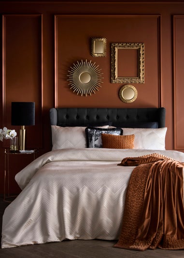 Laurence Llewelyn-Bowen Cocktail Reversible Ivory Duvet Cover Set