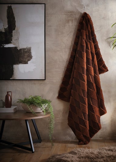 Appletree Cosy Diamond Brushed Chocolate Throw