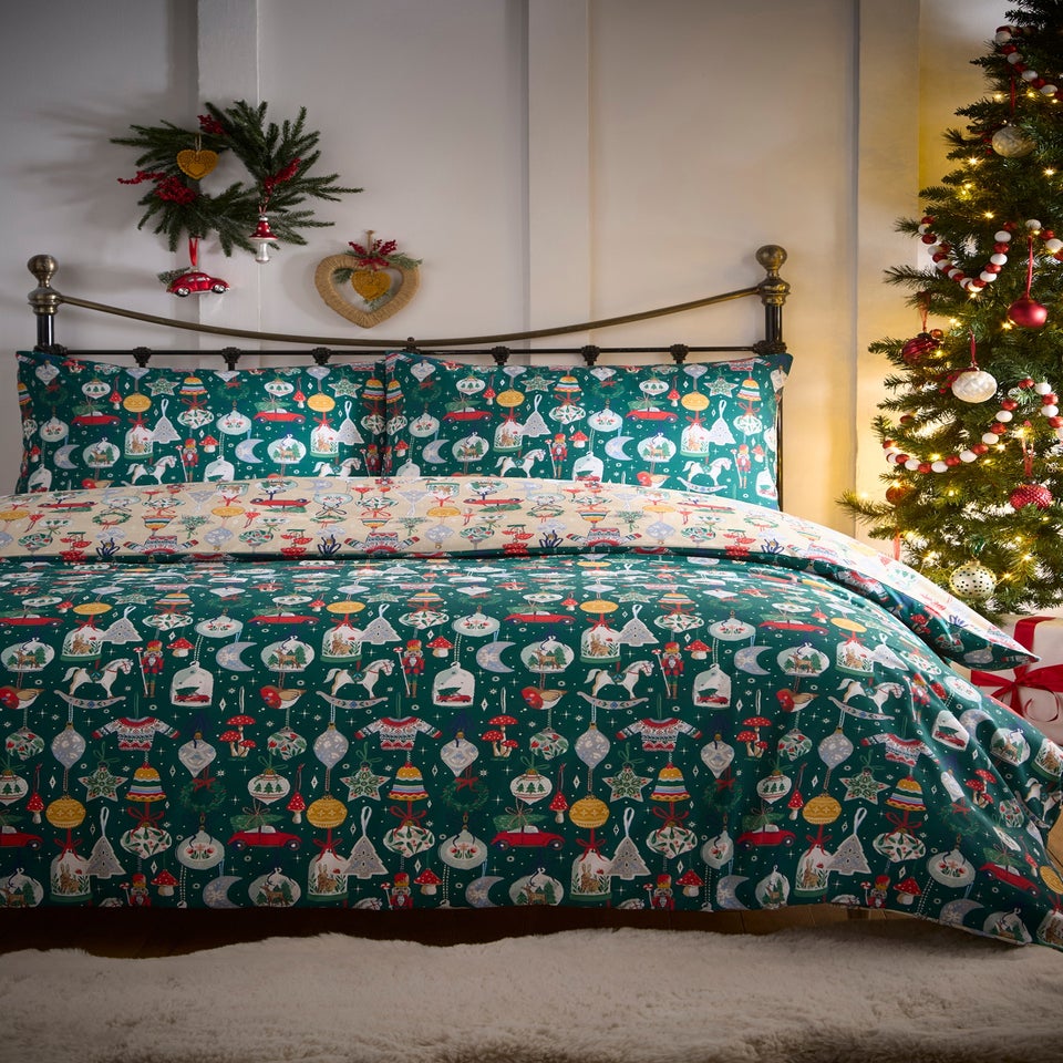 Fusion Christmas Ornaments Reversible Green Duvet Cover Set
