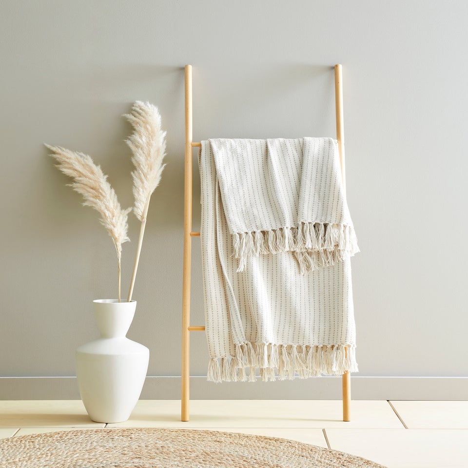 Drift Quinn Tasselled Cream Throw