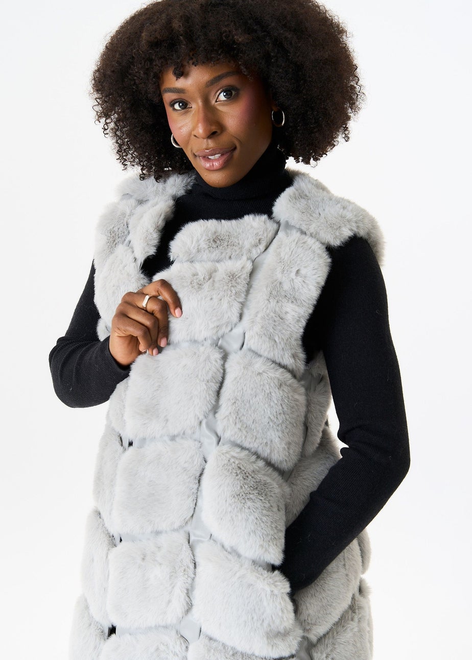 Gini London Silver Box Cut Faux Fur Gilet Jacket