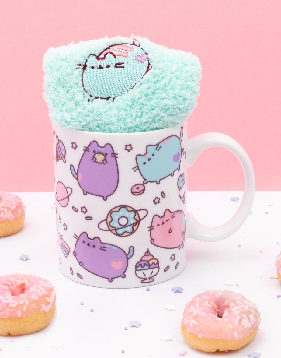 Pusheen Womens Green Multi Character Mug & Sock Gift Set