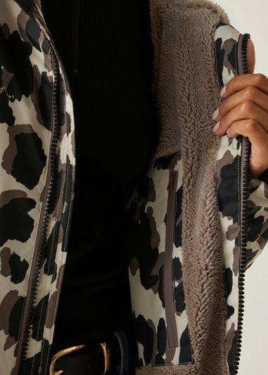 Regatta Ecru Adult Waterproof Changing Waterproof Robe