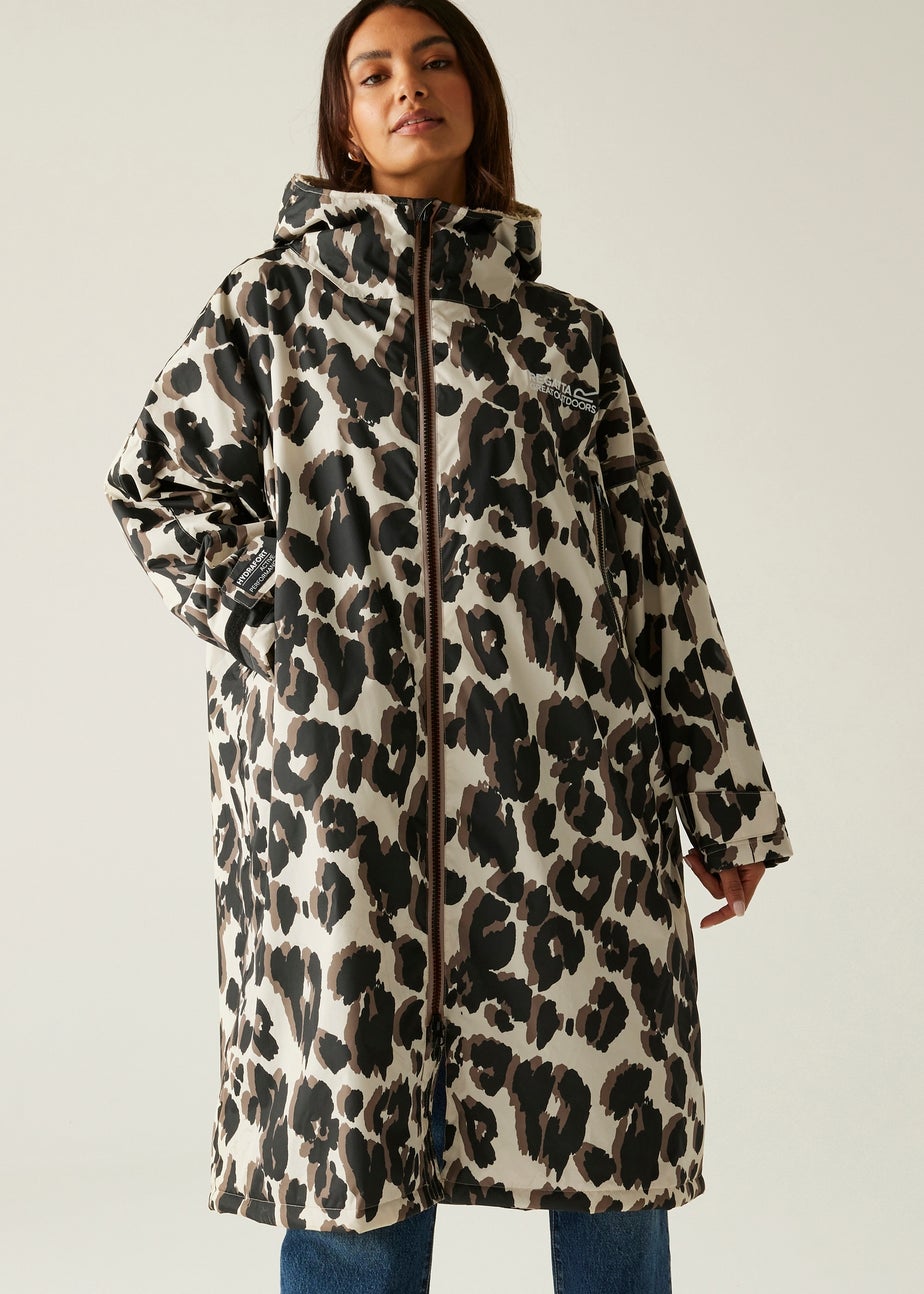 Regatta Ecru Adult Waterproof Changing Waterproof Robe