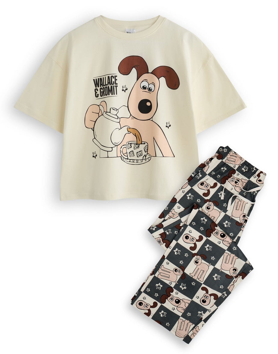 Wallace And Gromit Off-White Tea Time Pyjama Set