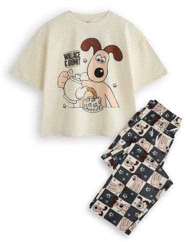 Wallace And Gromit Off-White Tea Time Pyjama Set