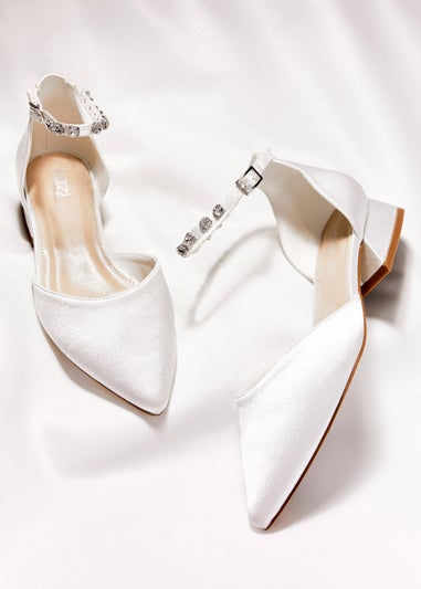 Linzi Everlasting Wide Fit Ivory Satin Low Block Court Heel