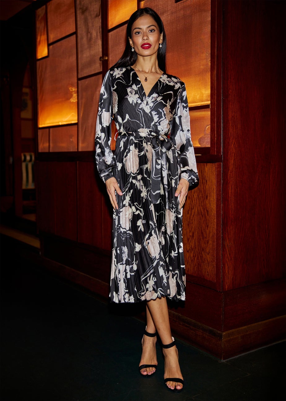 Yumi Black Floral Satin Pleated Midi Dress
