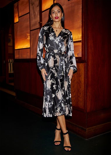 Yumi Black Floral Satin Pleated Midi Dress