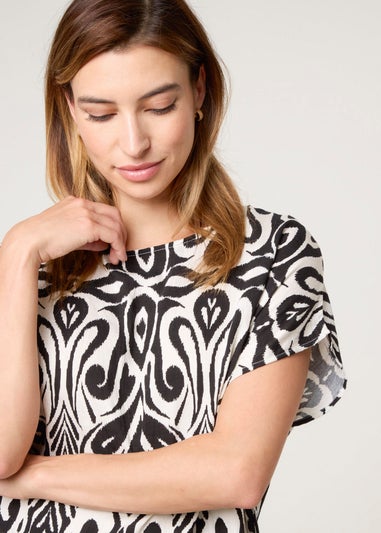 Blue Vanilla Black Round Neck Top With Abstract Print