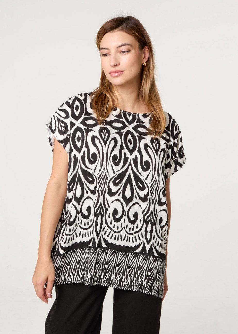 Blue Vanilla Black Round Neck Top With Abstract Print