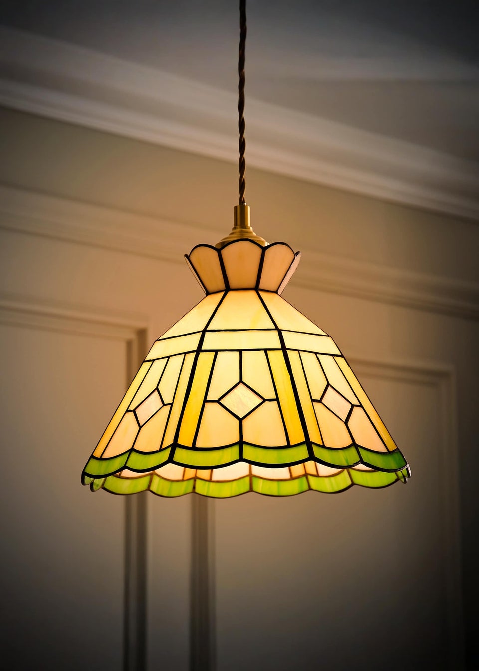 ValueLights Beatrix Tiffany Glass Easy Fit Lampshade