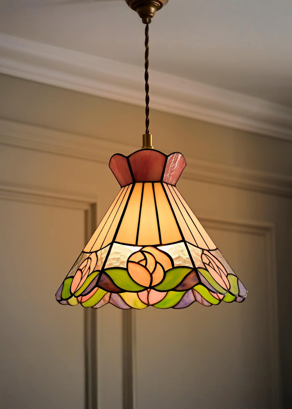ValueLights Evelyn Tiffany Rose Glass Easy Fit Lampshade