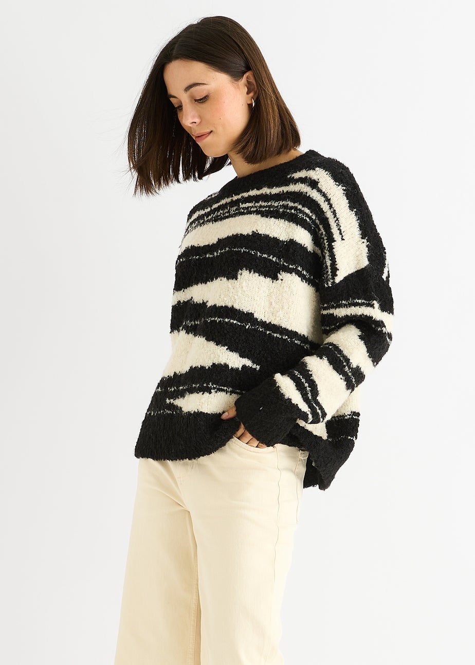 Gini London Mono Abstract Oversized Recycle Knit Jumper