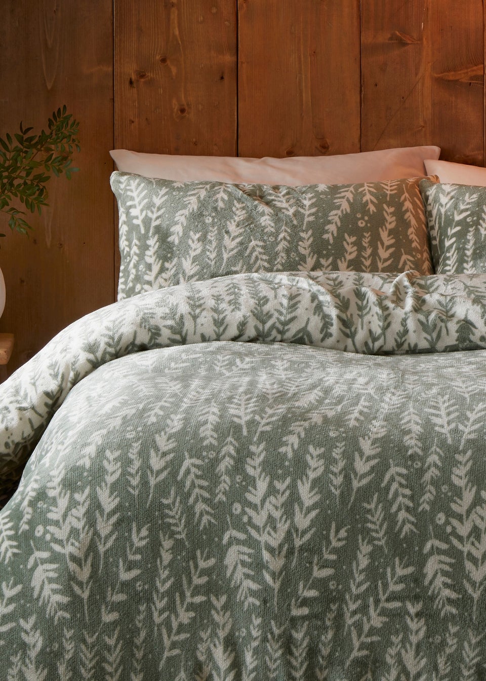 Fusion Winter Foliage Soft Fleece Green Duvet Cover Set