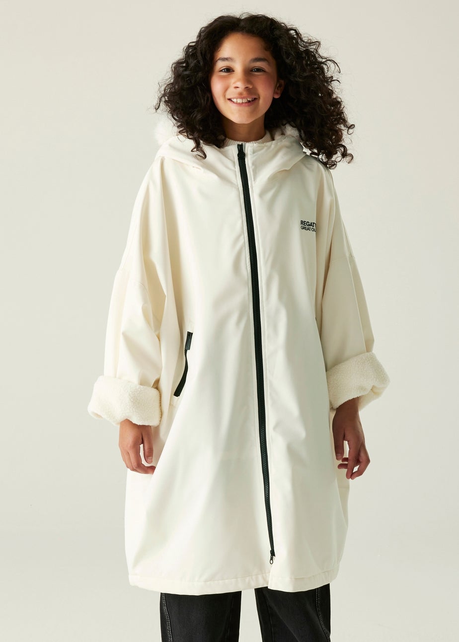 Regatta White Kids' Changing Robe (Age 3-13 years)