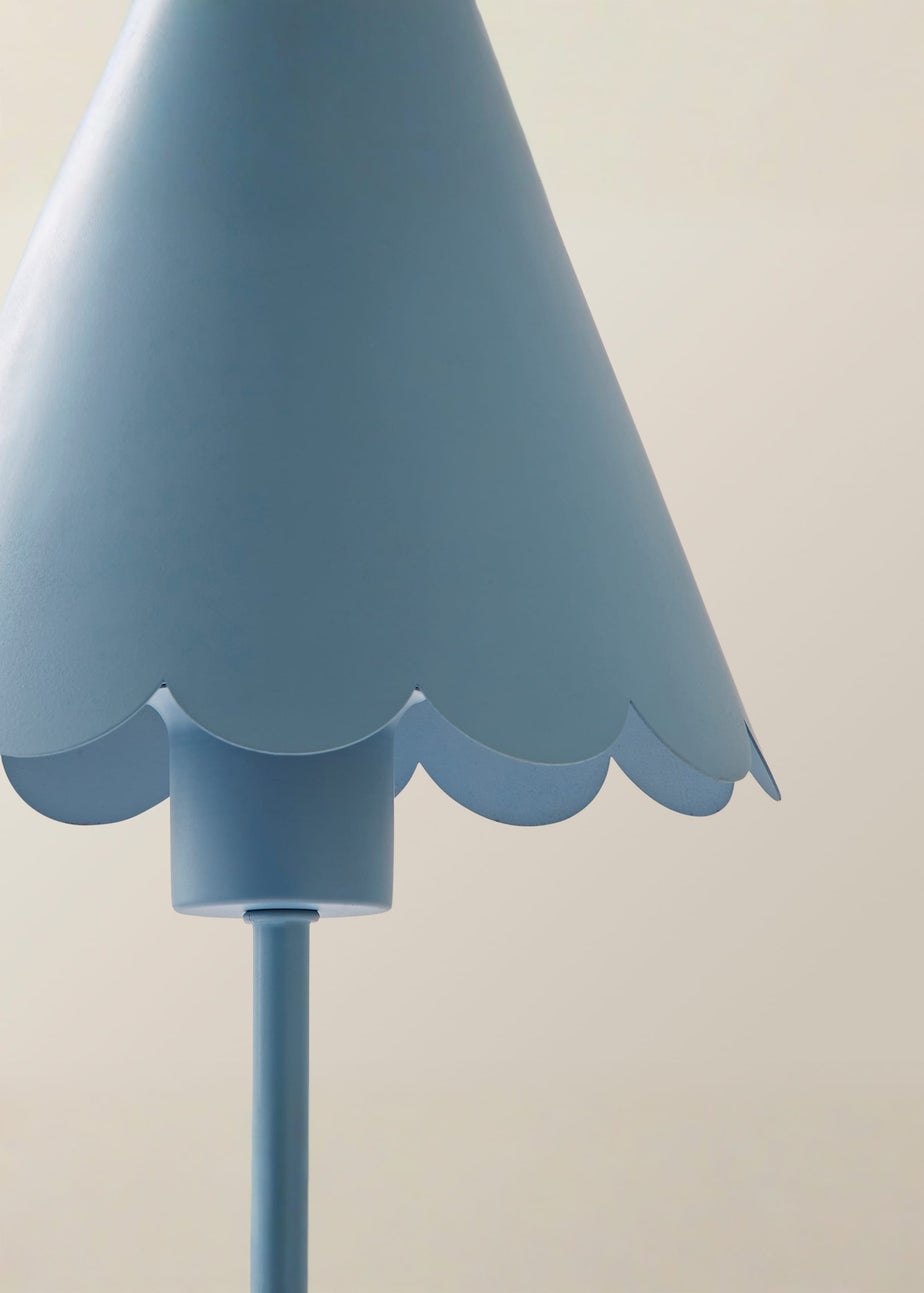 ValueLights Hattie Blue Scallop Rechargeable Table Lamp